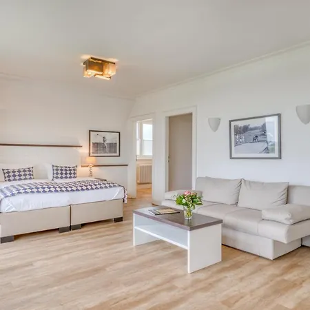 Strandgruen Timmendorfer Strand