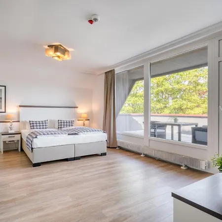 Strandgruen * Timmendorfer Strand